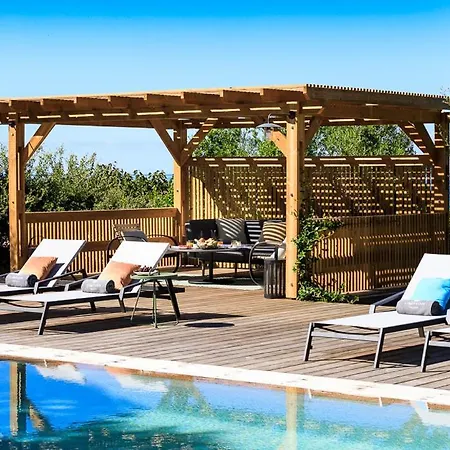 Cappiciolo Sleeps 10 Pool Air Con Wifi *
